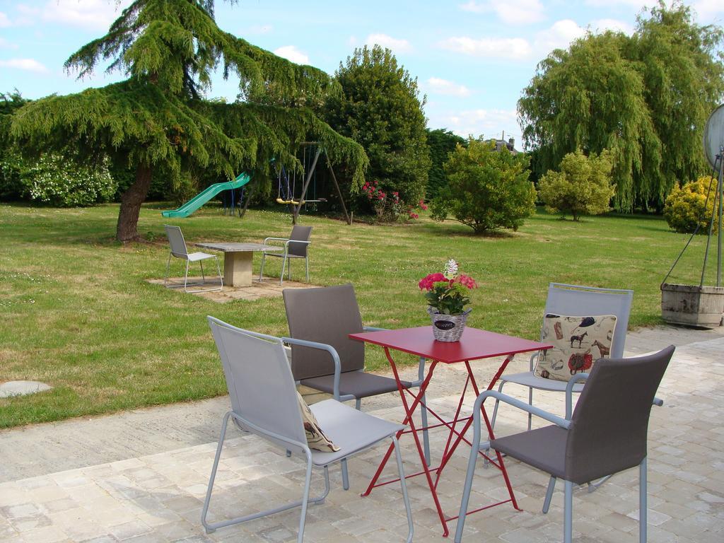 Le Vieux Castel Bed & Breakfast Goustranville Dış mekan fotoğraf