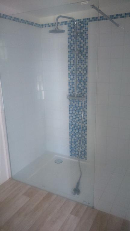 Le Vieux Castel Bed & Breakfast Goustranville Dış mekan fotoğraf